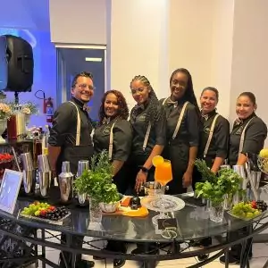 equipe de bartender dilas drinks
